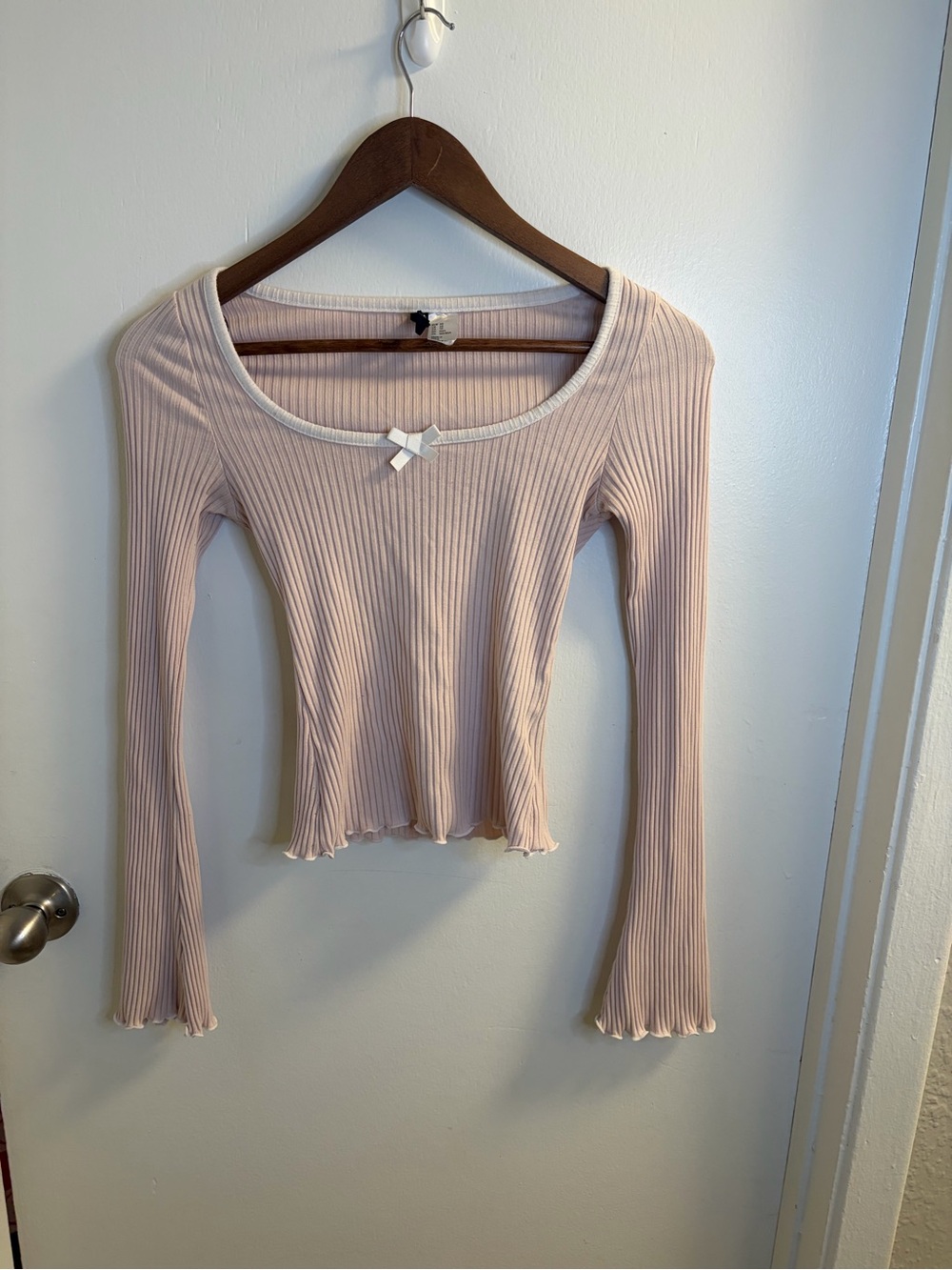 H&M Pink Ribbed Long Sleeve Top XS Bow Lettuce Hem Bell Sleeve Y2K Coquette